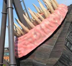 Schiffswrack mit Maul