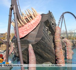 Schiffswrack mit Maul