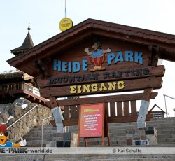 Schild: Mountain Rafting